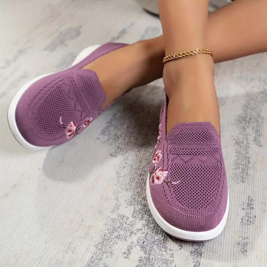 Women's casual sports shoes