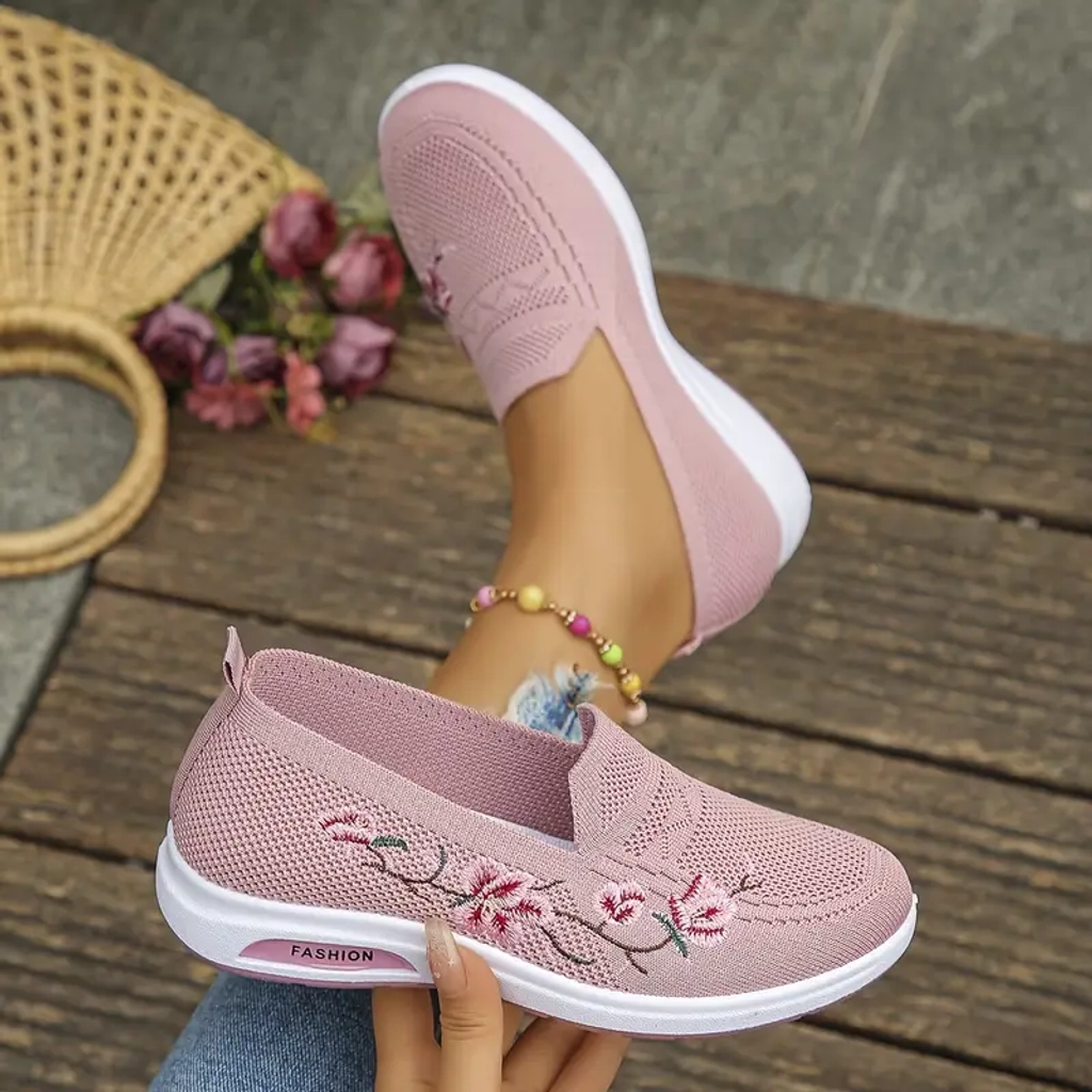 Women's casual sports shoes