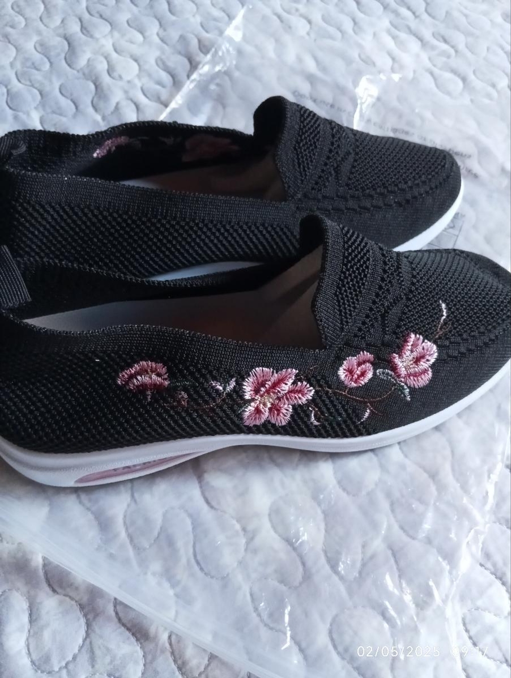 Women's casual sports shoes